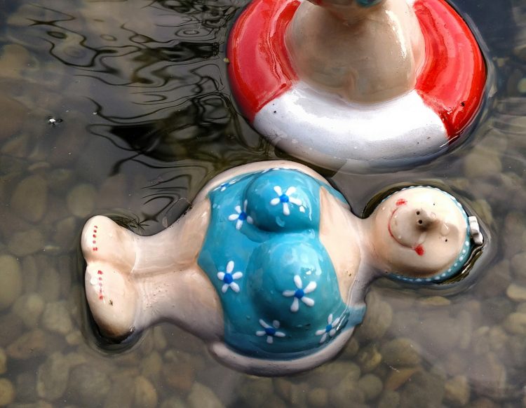Schwimmfigur Keramik
